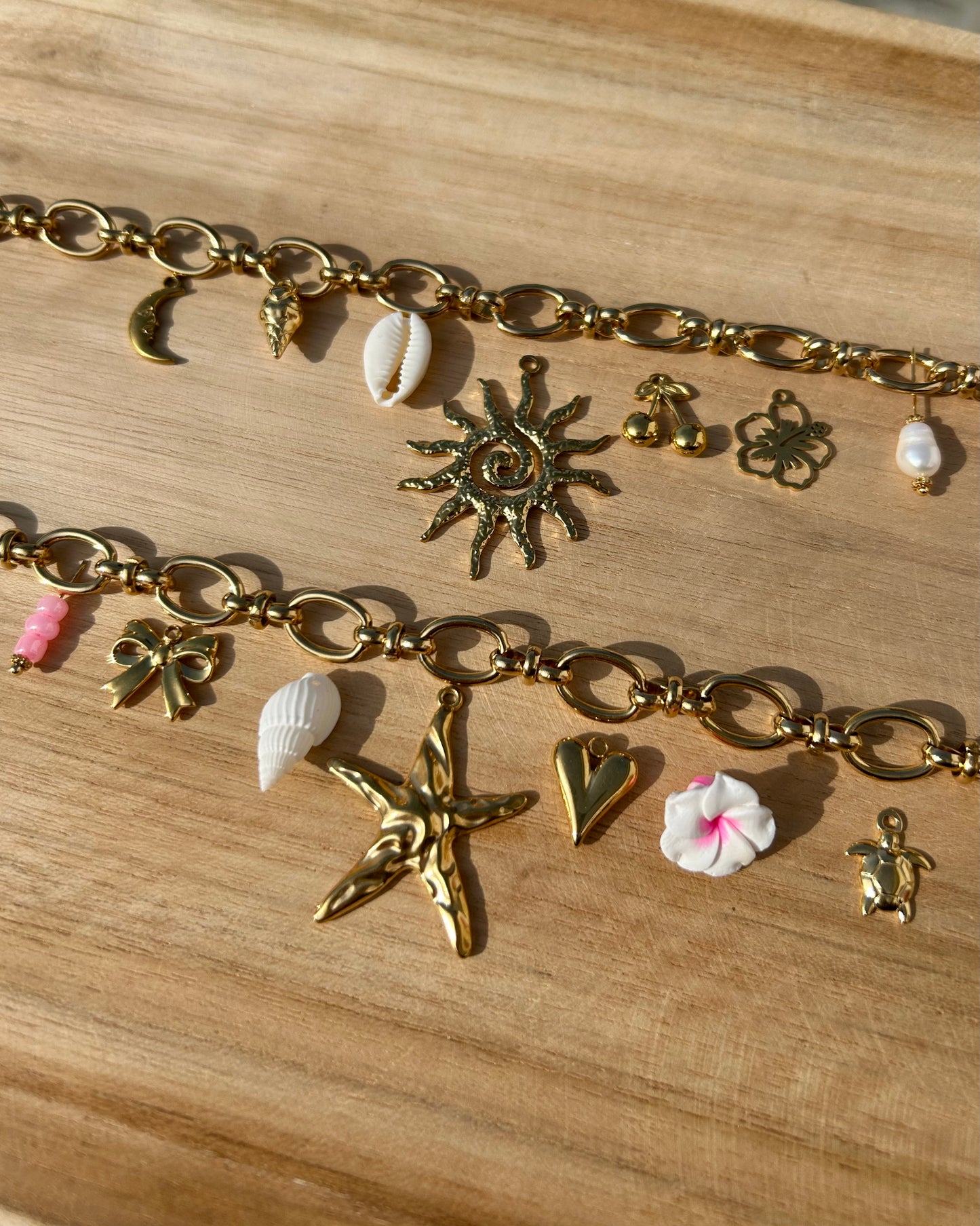 Collar con dije personalizable (oro)