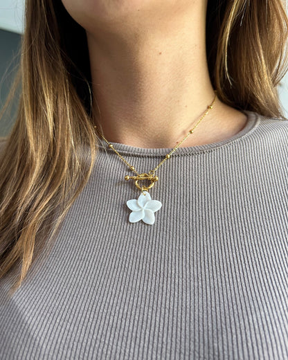 Collier Leilani